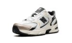Tênis New Balance 530 "White Gold Black" Dourado / Branco - MR530TC - Imagem 4